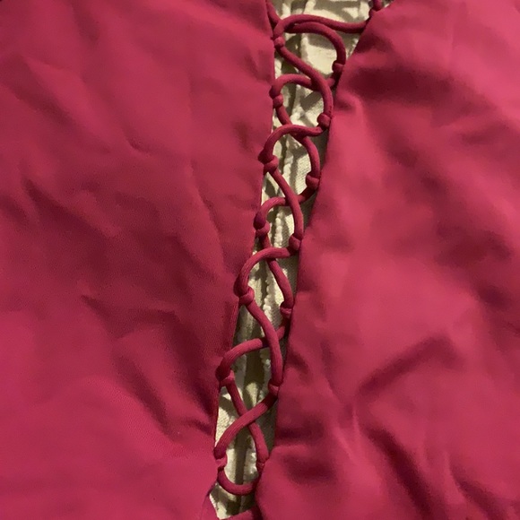 One Piece NWOT - Picture 4 of 7